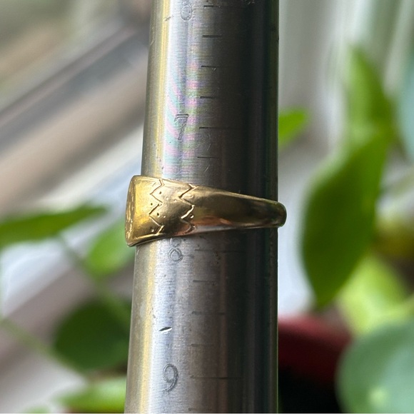14k Gold Plated Everything Will Be OK Signet Ring - Picture 4 of 7